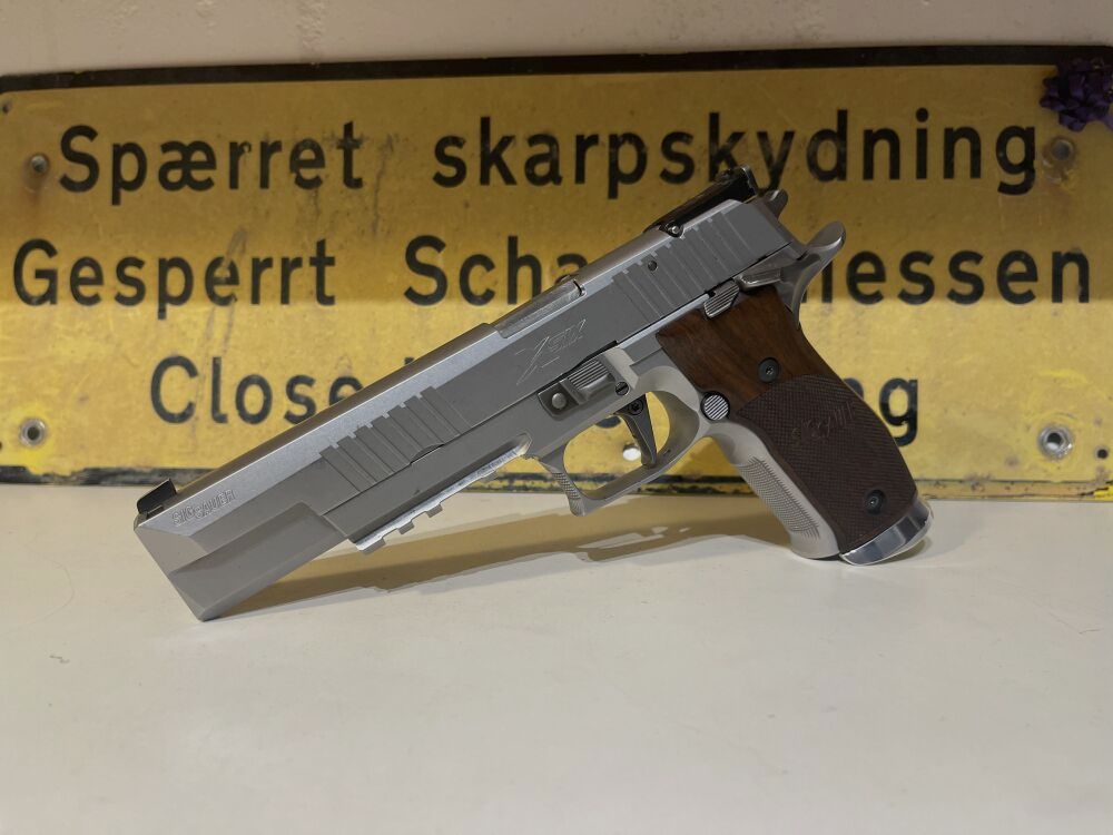 SIG Sauer P226 X-Six II Classic