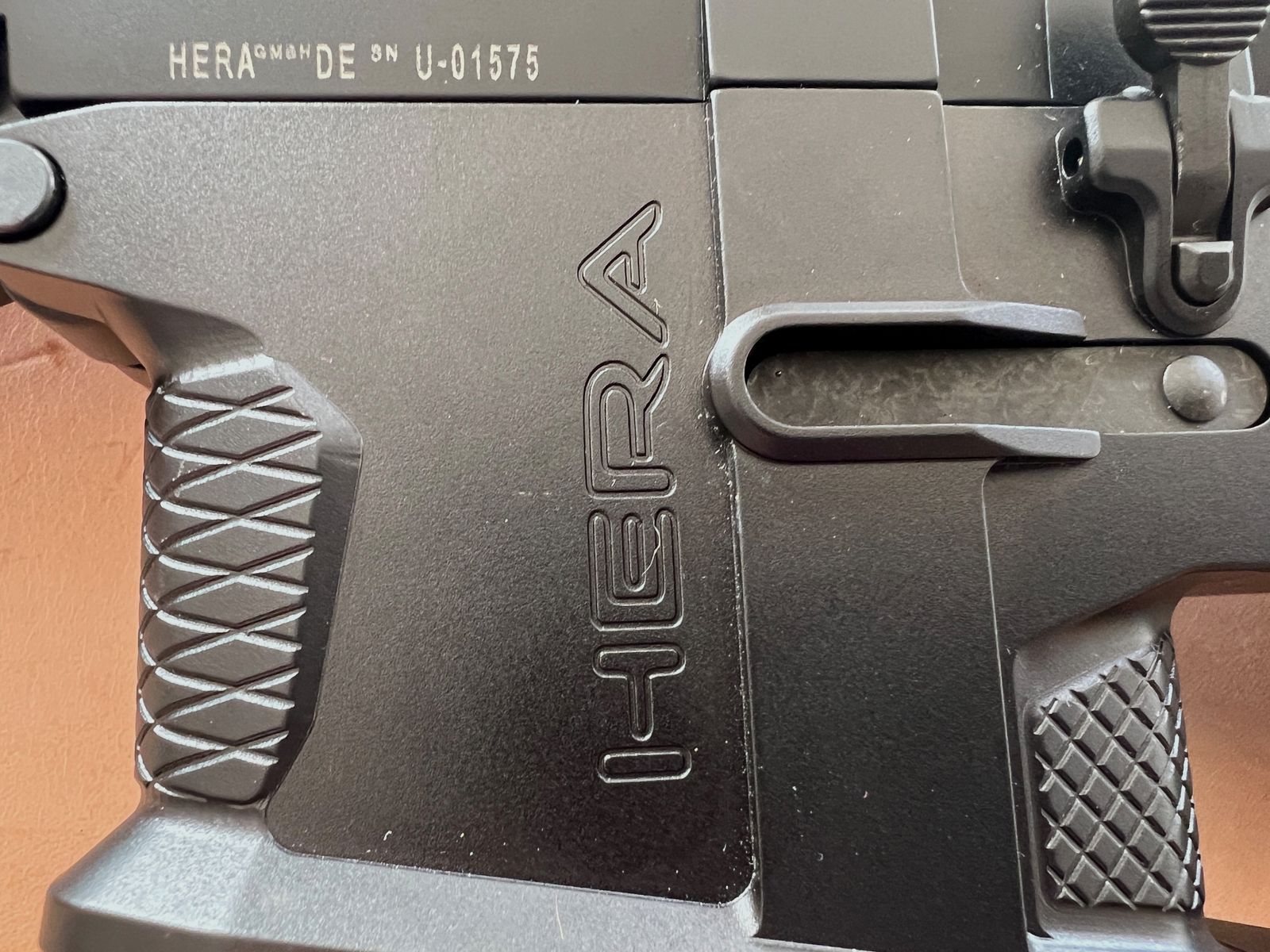 Hera Arms AR15 mit Glas und Zubehör