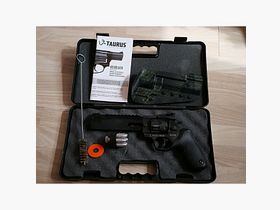 Taurus Revolver Raging Hunter – 6 3/4" Kaliber .44 Mag.