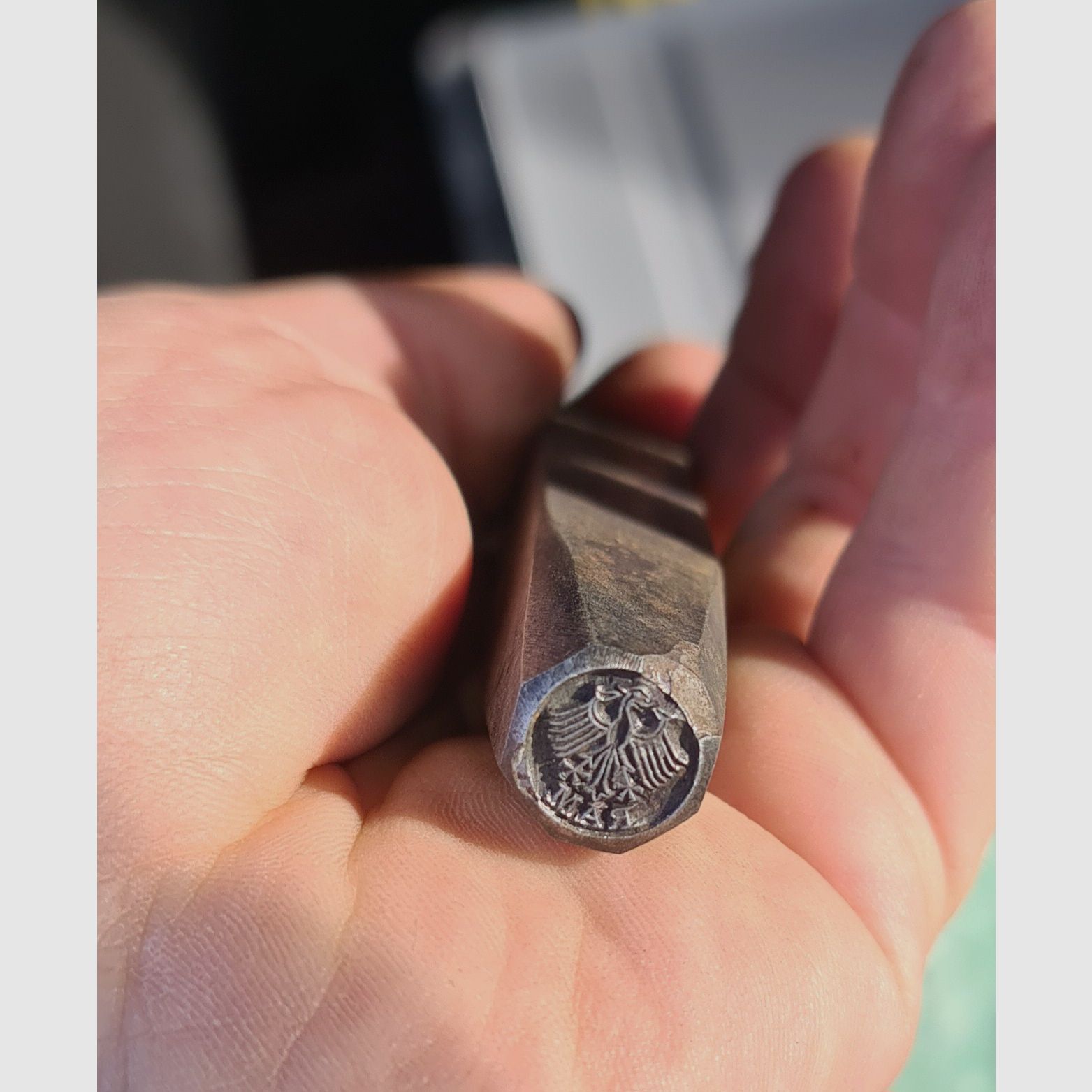 SEVERAL DECORATIVE ITEMS FROM THE WEHRMACHT ERA 1939 - 1945 / ASHTRAY, MEDAL, LAPEL PIN, PIN, STAMPING IRON, STAMP, GRENADE, SHELL, FLACK, SHELL, CARTRIDGE, SS, HJ, SA, WAR, METAL,