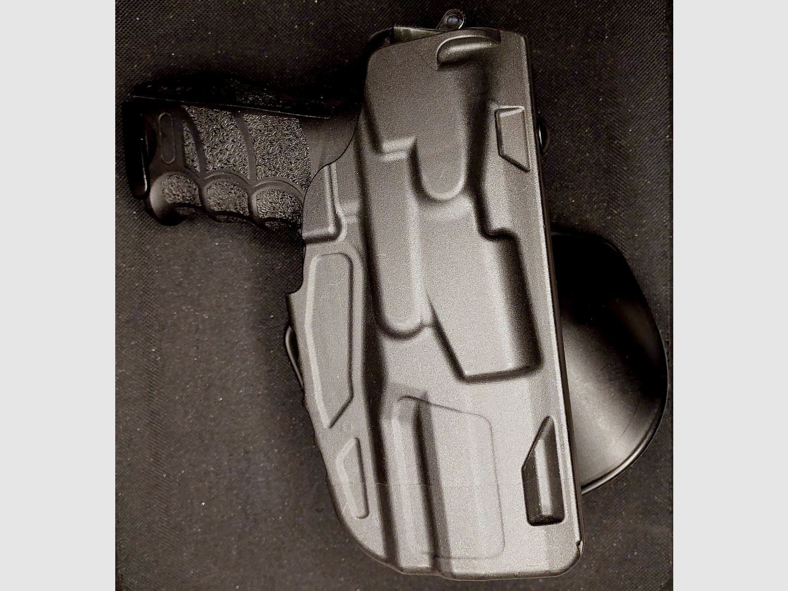 Heckler & Koch P30 9 mm P.A.K. brüniert (PTB 912) HK P 30 mit Safariland 7378 (7TS-ALS) Paddleholster 295 