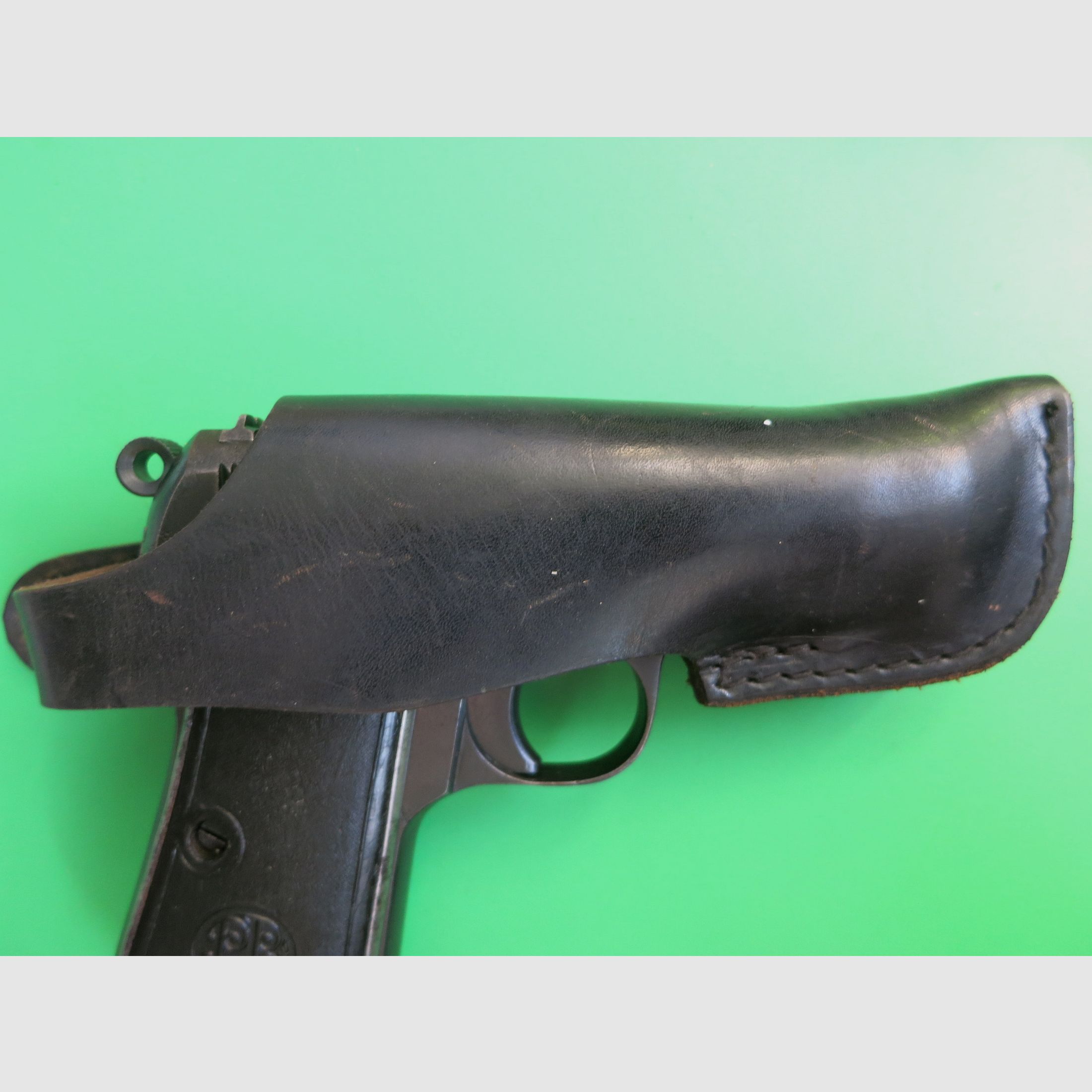 Gürtelholster für Taschenpistolen wie Beretta 1934, original Dienstholster?