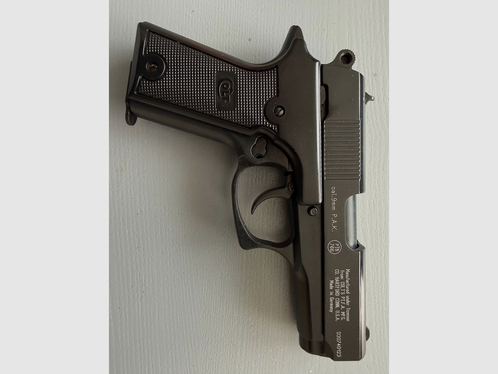 Colt Double Eagle Umarex Cal. 9mm P.A.K.  Brueniert