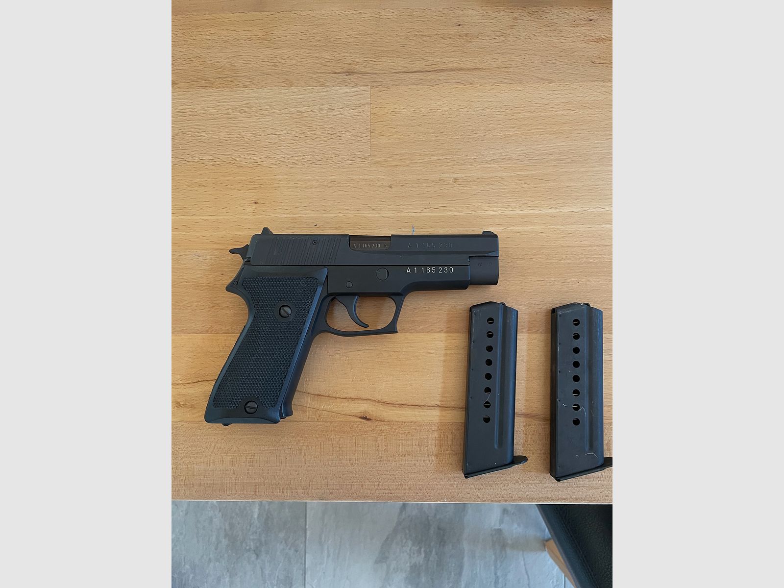 SIG  P220 (Pist 75) - Neuwertig aus Zeughausbestand