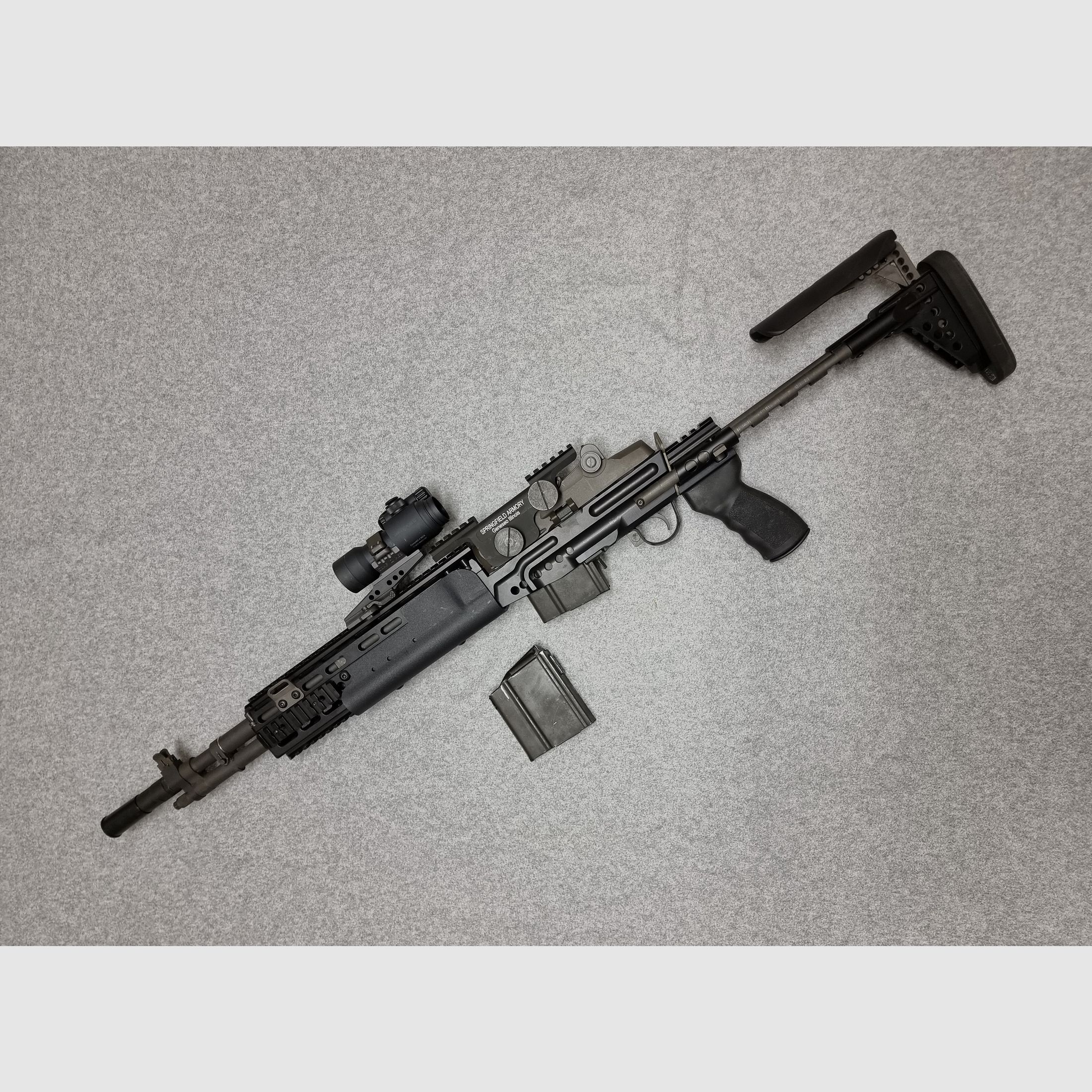 LuxDefTec LDT M14 Socom mit original Sage EBR Chassis + original Springfield Armory M1A Montage