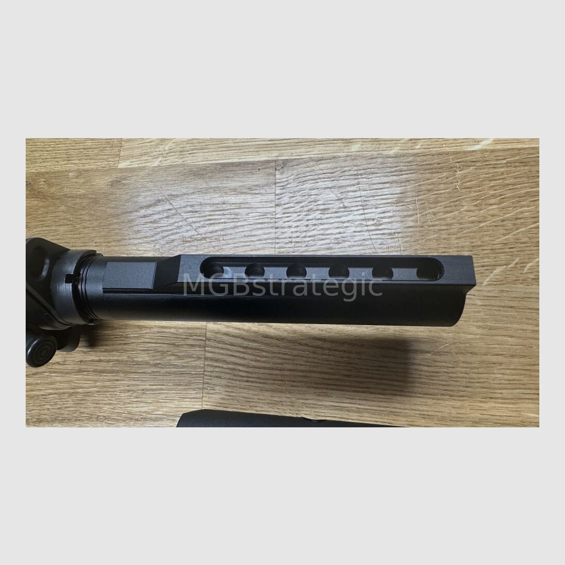 Windham Weaponry R16 Superlight - 2,64 kg - rifle semiautomática .223Rem peso descargado solo aproximadamente 2,64 kg - SKU: R16SLSFSM - 16″ Superlight con acabado Melonite QPQ y supresor de destello A2 - sistema de guardamanos Windham M-Lok de 13" AR-15 AR15