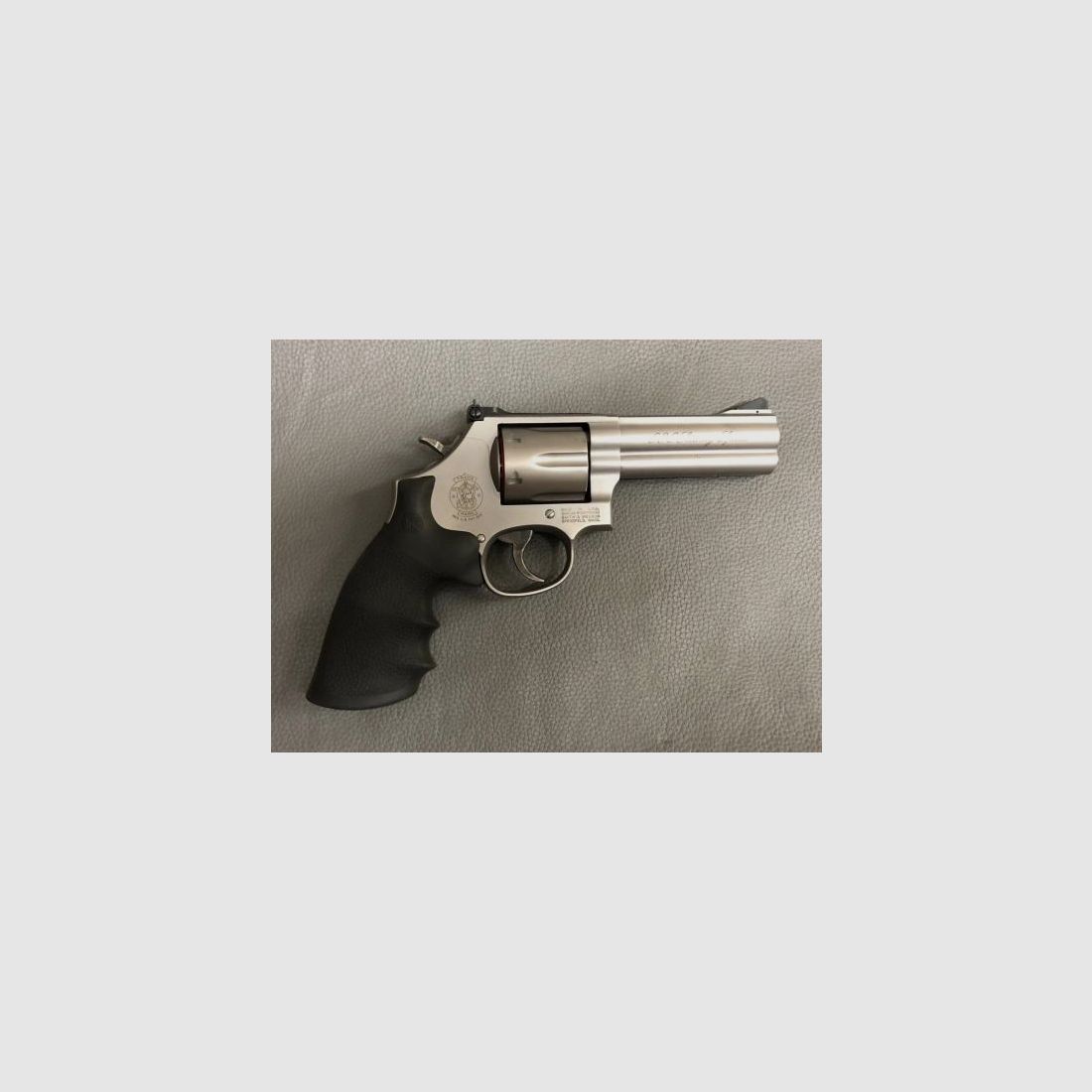 Smith & Wesson M686 .357 Security Special 4" RB, stainless/matt revolver