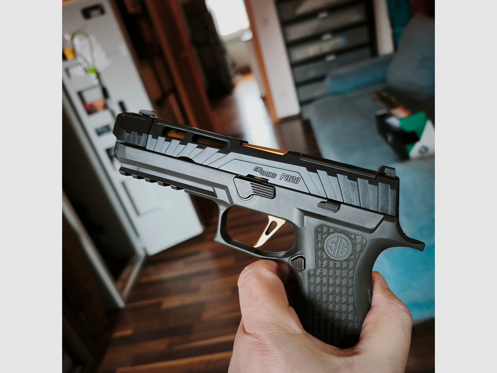 Sig Sauer P320 Spectre COMP pistool met rode stip Romeo