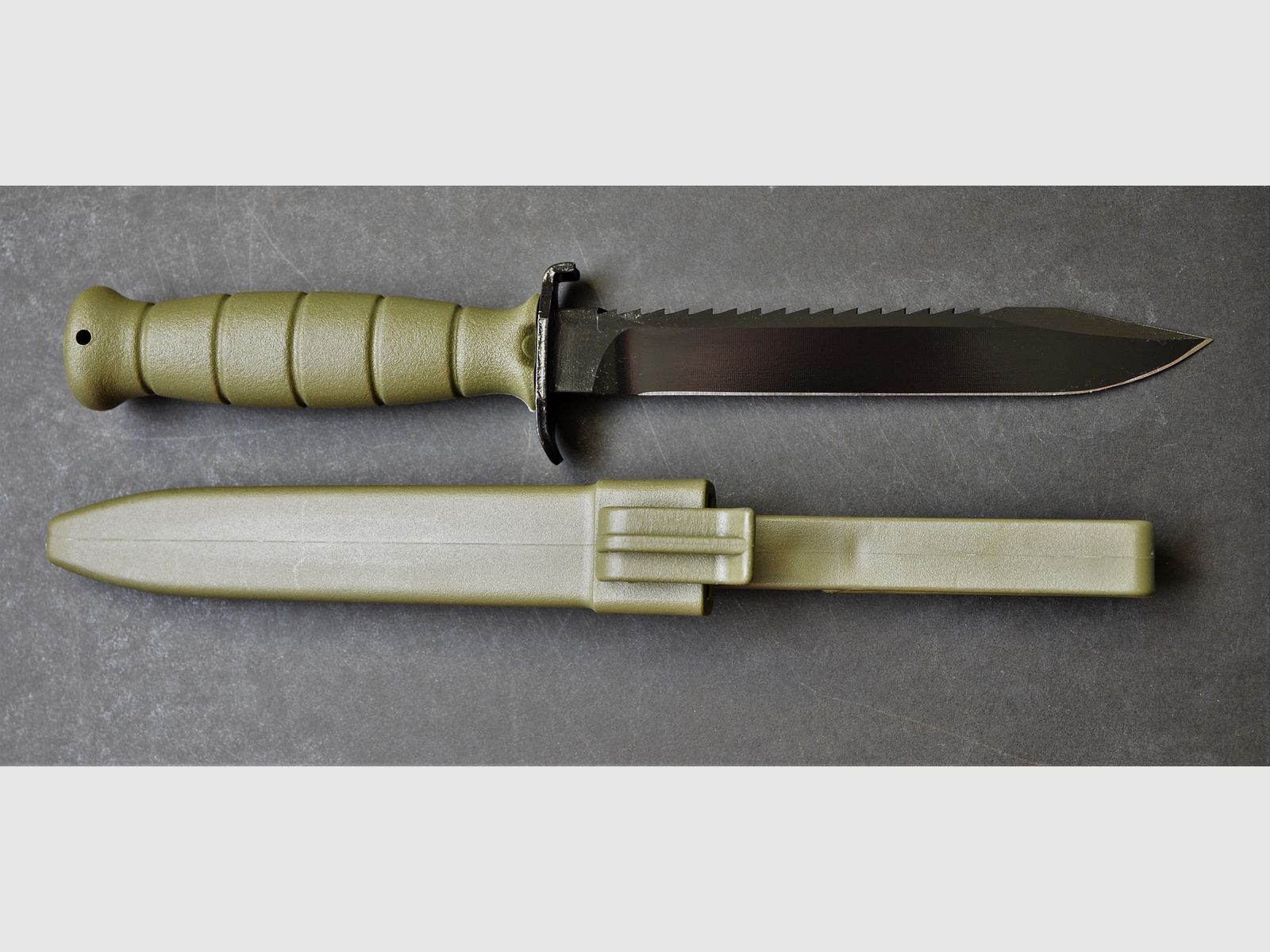 Glock Feldmesser FM 81 oliv – Militärisches Mehrzweckmesser