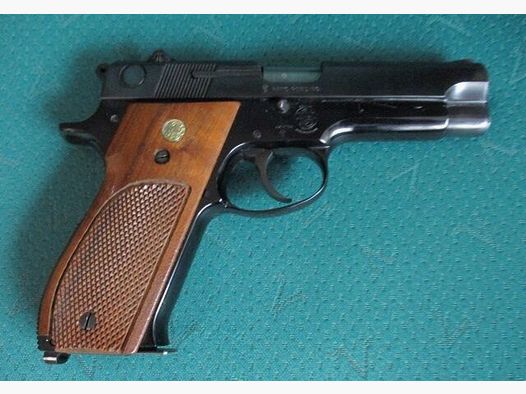 Pistole 9mm Luger Smith & Wesson Mod. 39 mit verstellbarer Visierung 39
