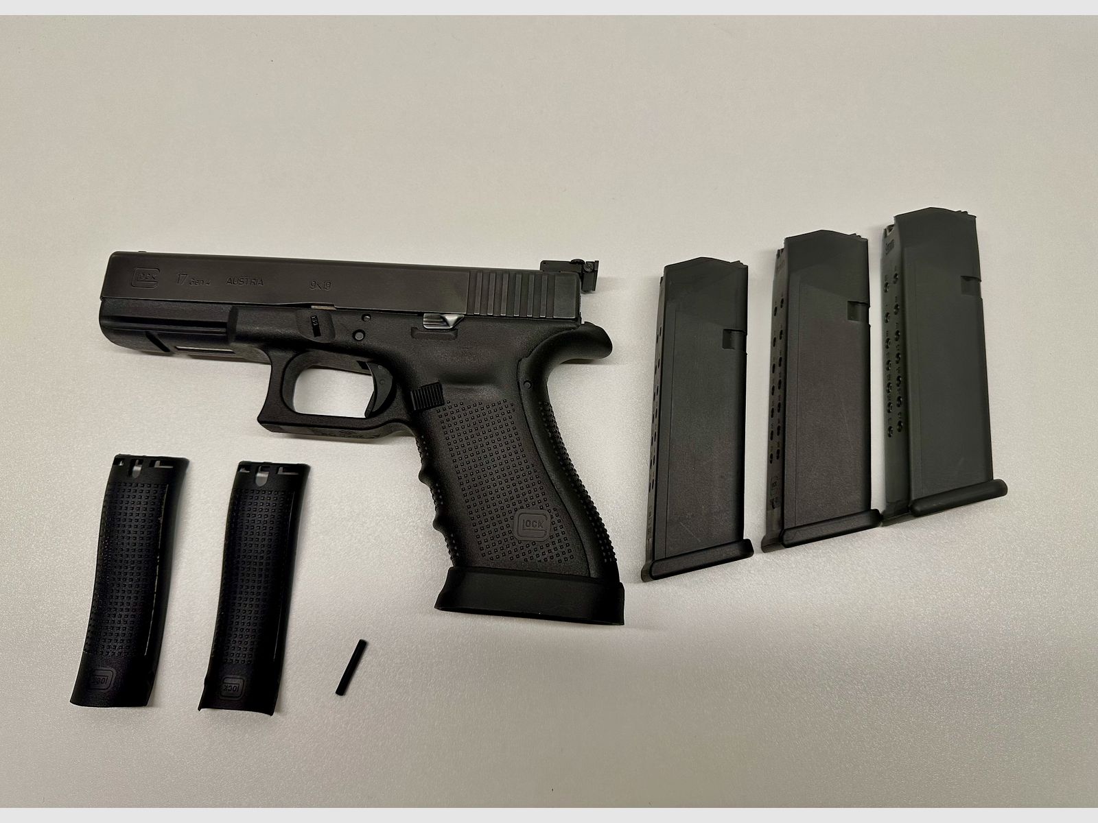 Glock 17 Gen. 4 Kal. 9mm Luger mit reichlich Zubehör und Tuning-Parts