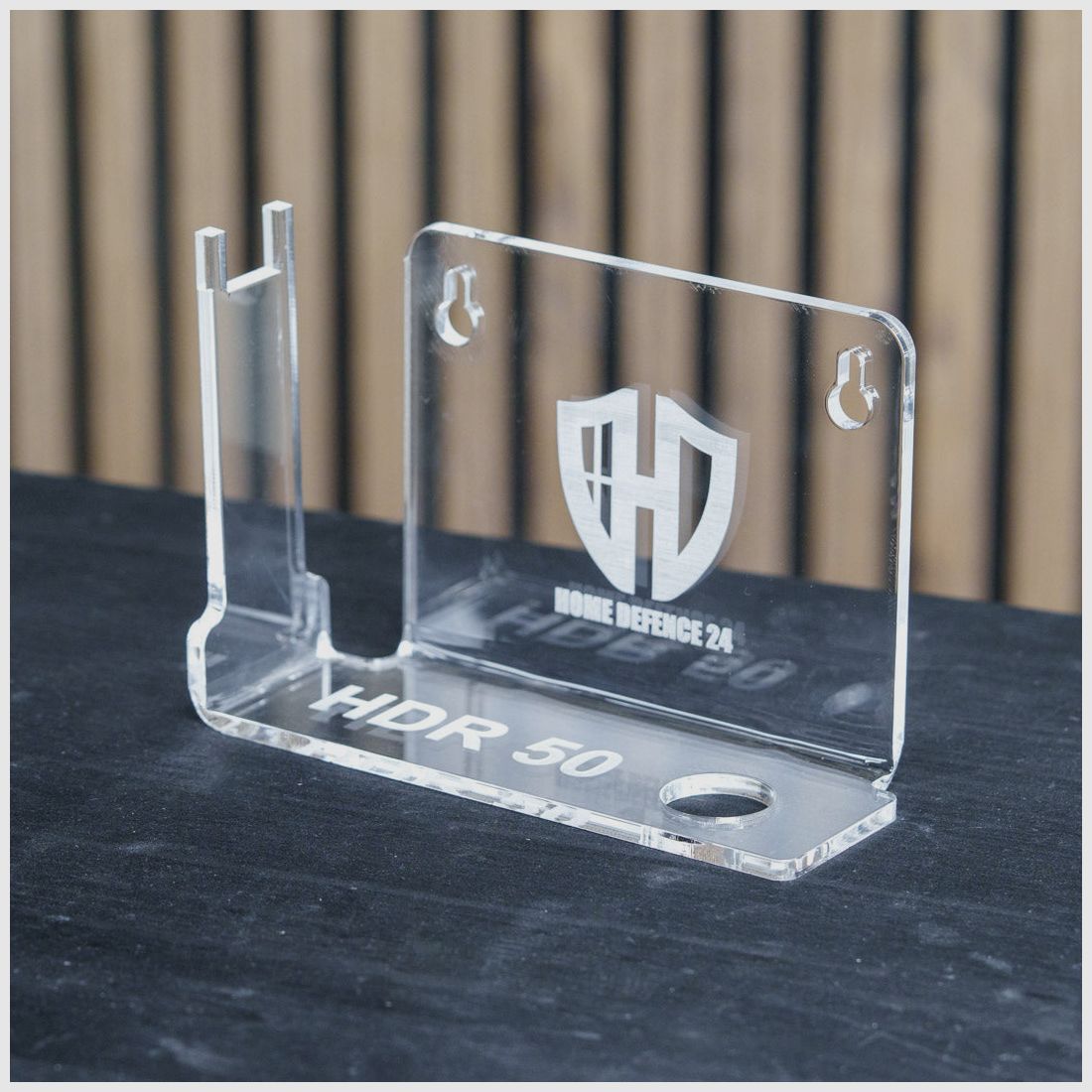 PLEXIGLAS® Wandhalterung / Tischständer für HDR50 | HDP50 | stilvolles Design mit gelasertem Homedefence-Logo