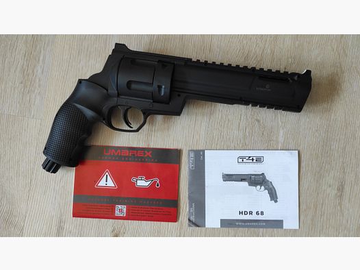 T4E HDR 68 CO2 RAM revolver kal. .68 czarny do Home Defense / treningu w zestawie z 2 bębnami zapasowymi