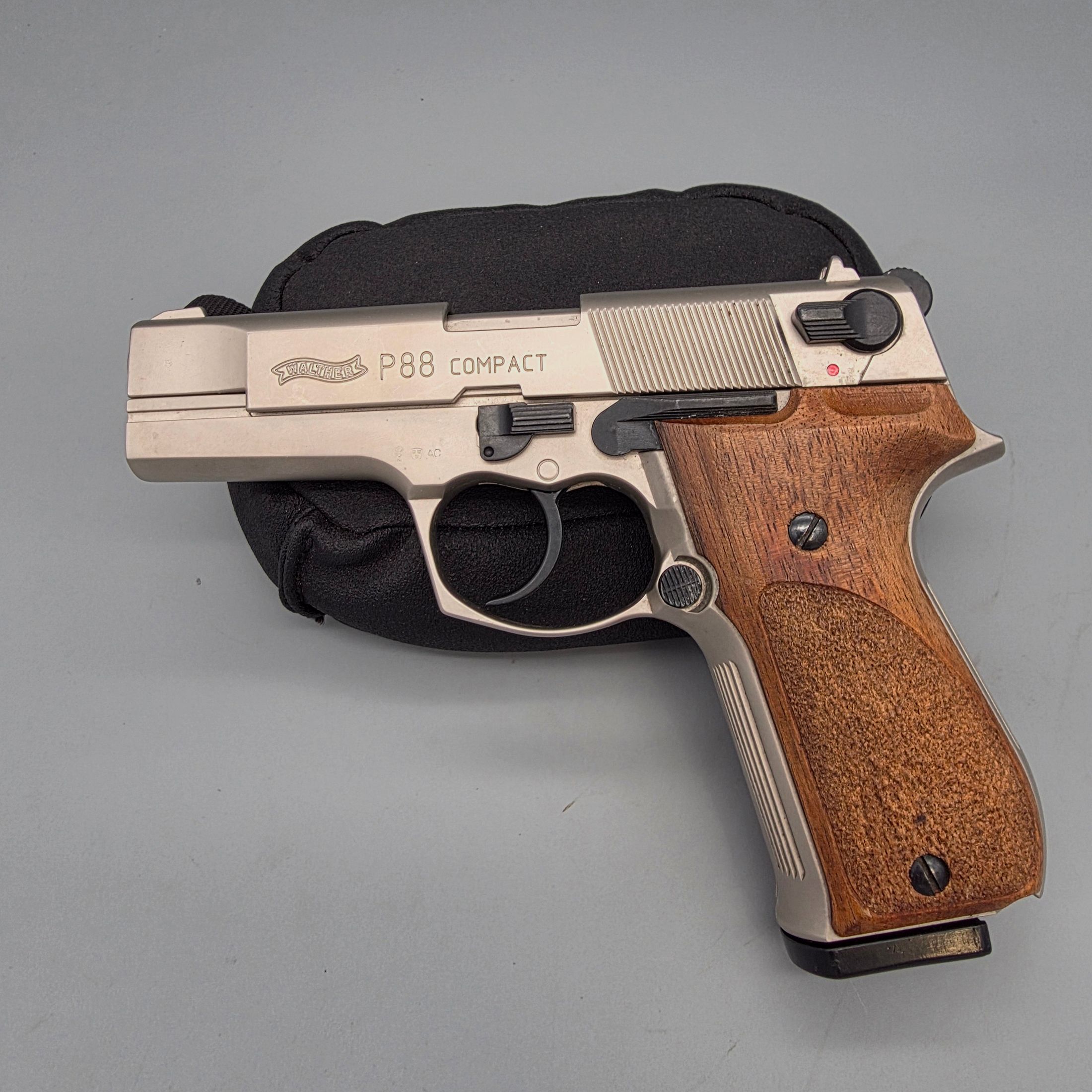 Collector rare Walther P88 caliber 9mm PAK in nickel with wooden grips from the year 2002 with PTB 764 blank firing SRS