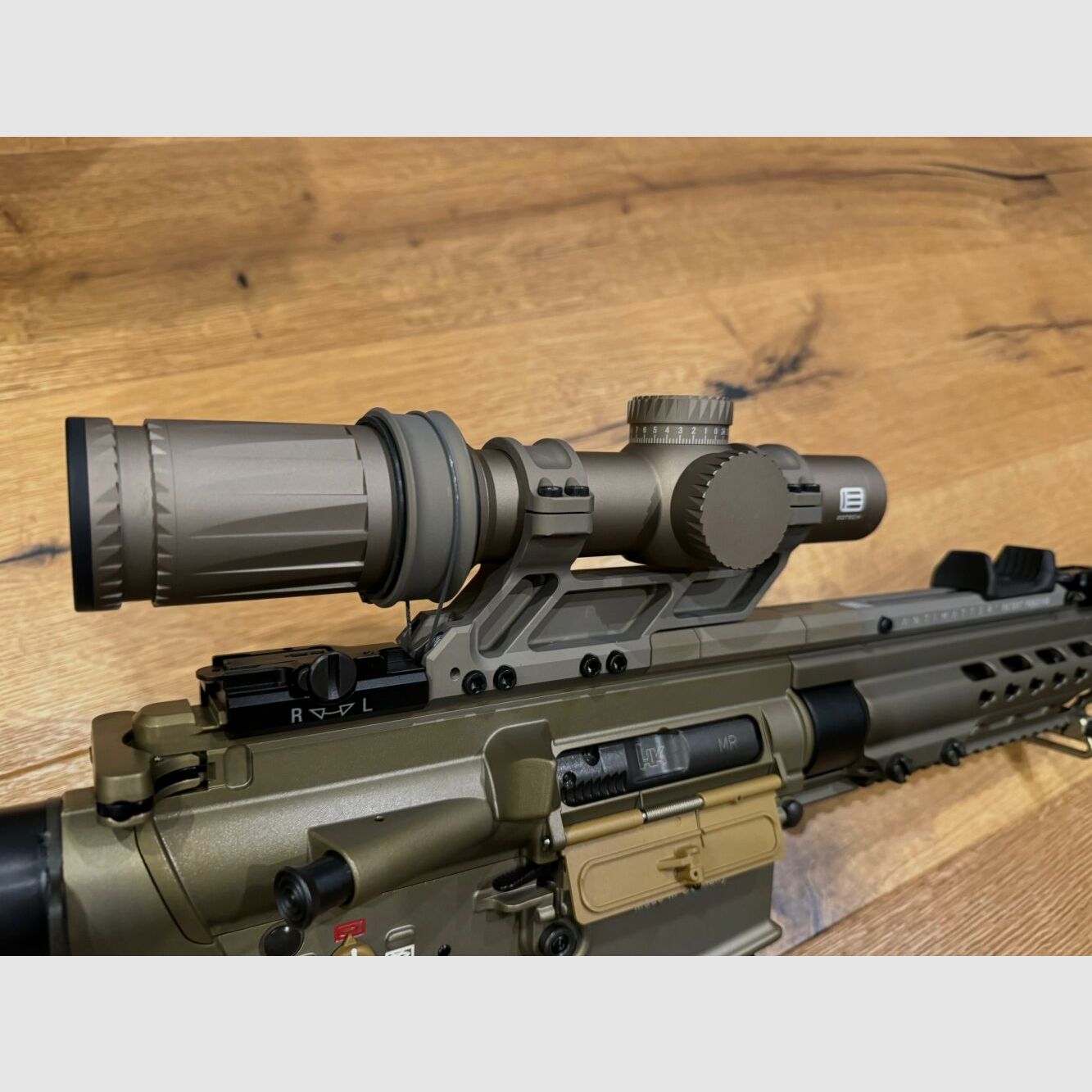 Heckler und Koch MR308 A3 Slimline 13" sand mit Antimatter Scopeswitch