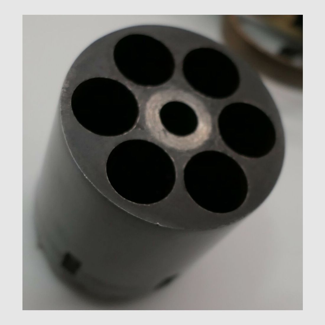 Revolver à percussion Hege Uberti Modèle 1858 New Army, calibre .44, canon de 8 pouces.