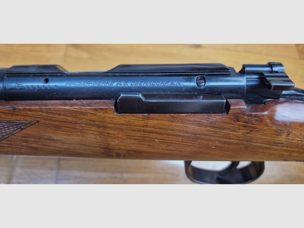 Sehr schöne Wettbewerbsbüchse Mauser ES350 B – III. Reich – Modell Meisterschaftsbüchse – 22LR – Anfängerwaffe 1936 – Mono-Nummer – Premium Lauf – Ein Sprung an der Spitze des Schaftes, aber insgesamt in ausgezeichnetem Zustand, fast neu – TBE, Bild 29 von 35
