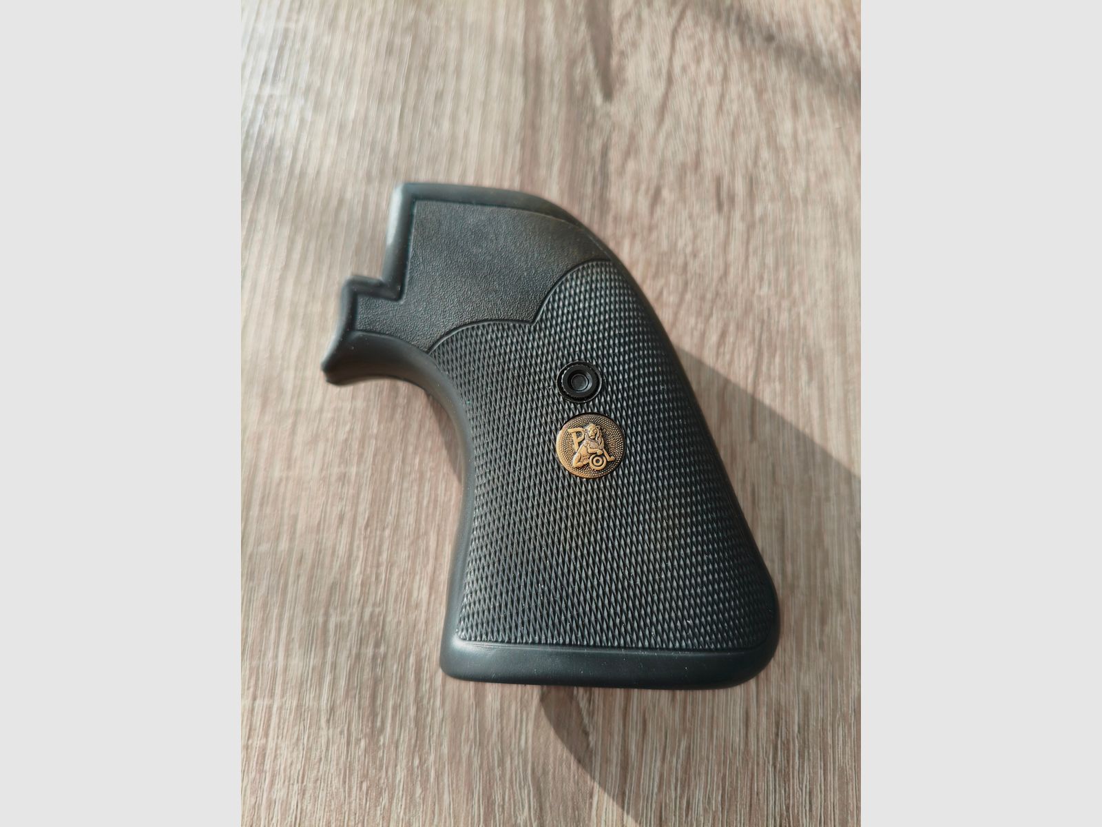 Freedom Arms FA83 Pachmayr Grip