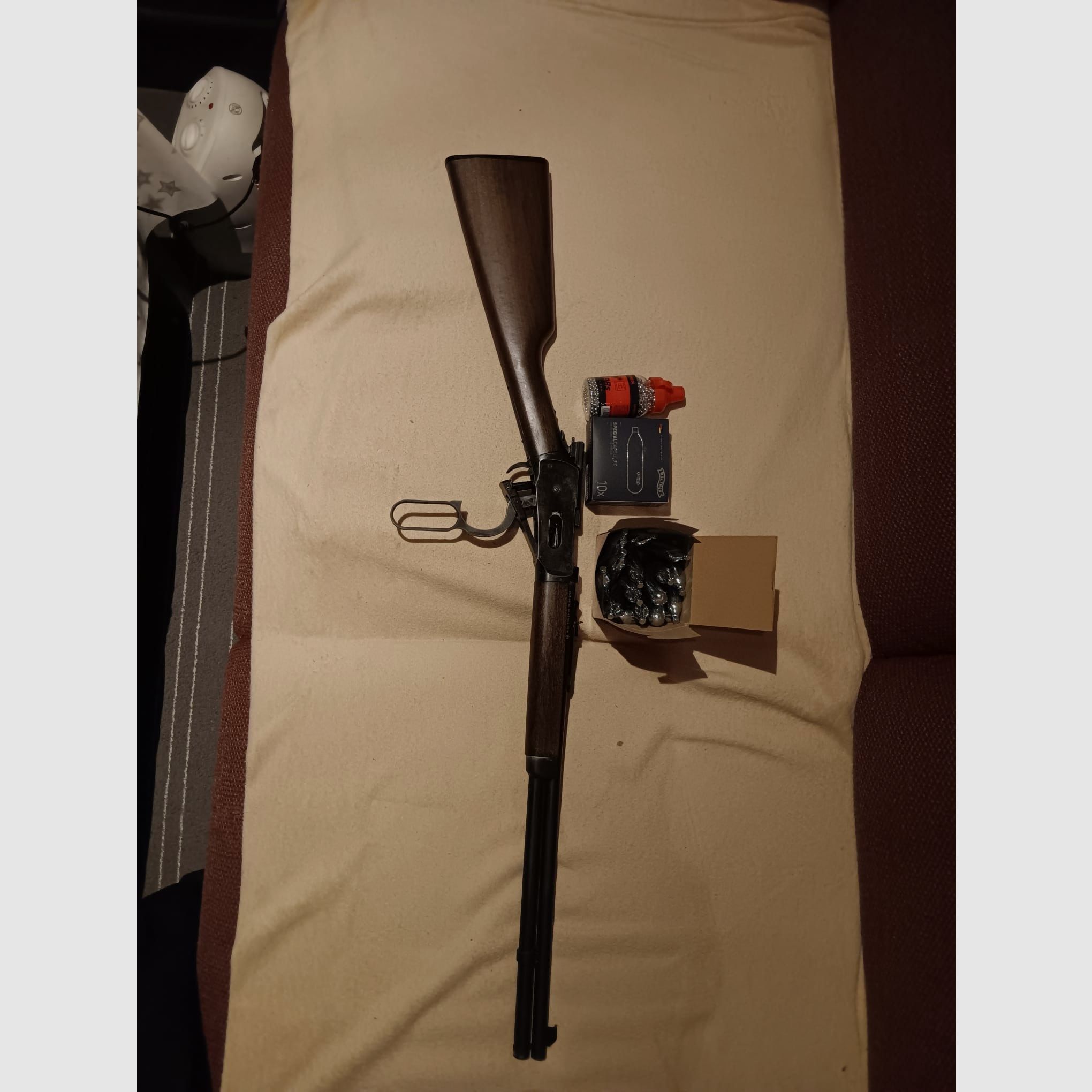 CO2 Unterhebelrepetierer Cowboy Rifle Antique Fish von Legends plus Zubehör