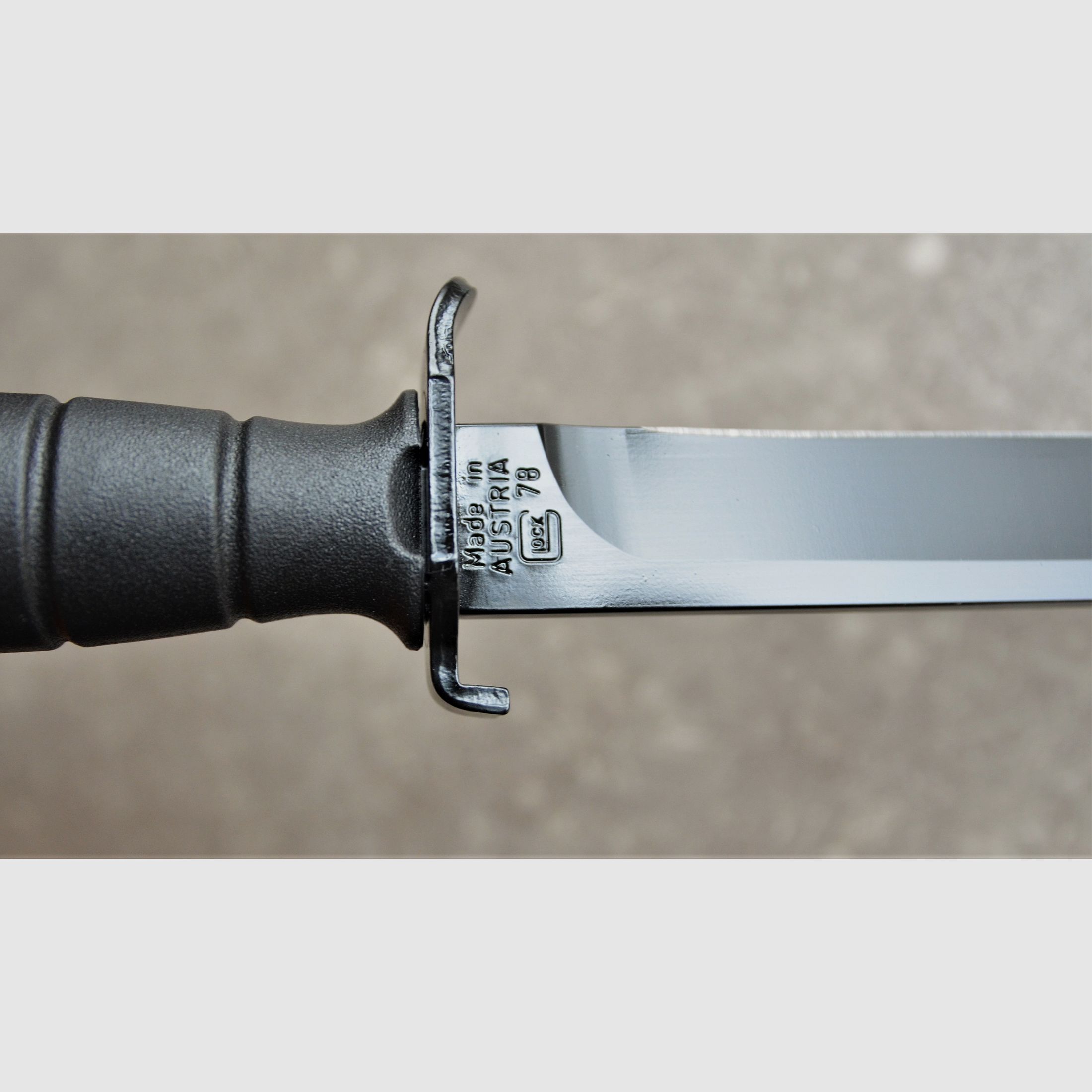 Glock Feldmesser FM 78 schwarz – Militärisches Mehrzweckmesser