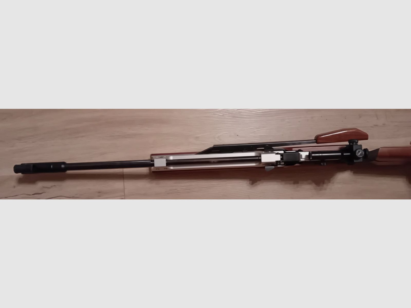 Walther LG 90   Culata derecha