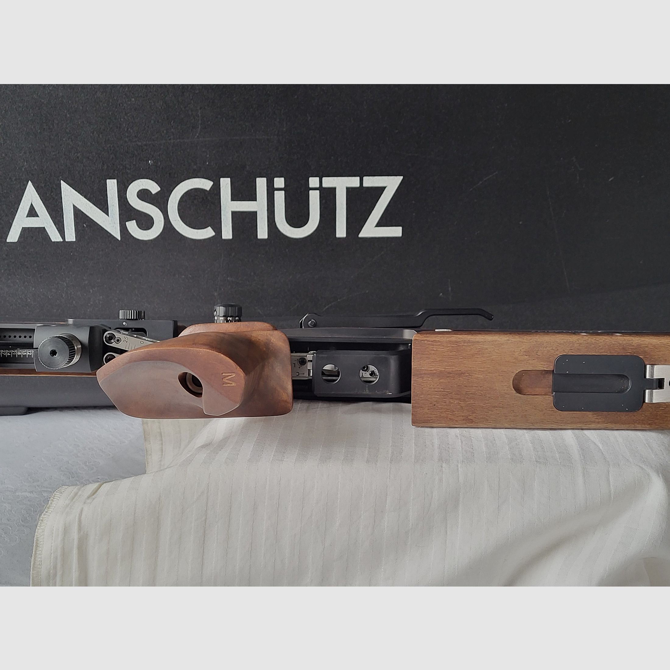 Anschütz 9015 ONE right-handed shooter