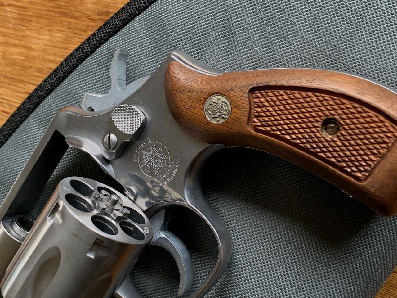 Smith & Wesson Revolver Mod. 65-5 – .357 Magnum – 3" barrel – in excellent condition + extensive accessories