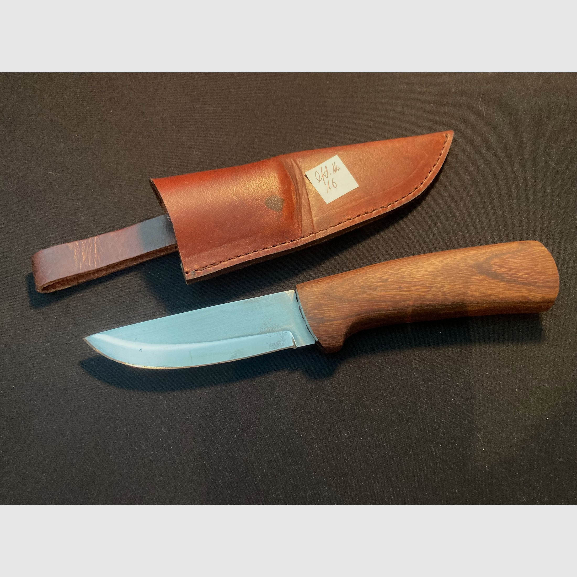 Nóż do pasa, nóż myśliwski, drewniana rękojeść, skórzana pochwa 16