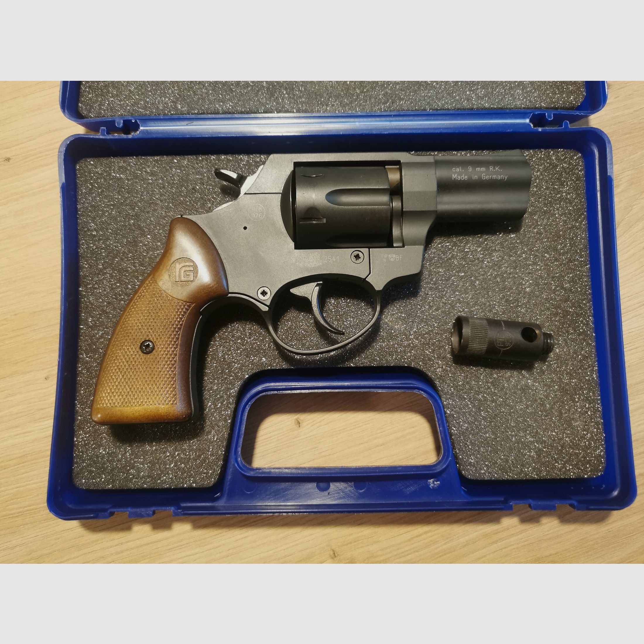 Röhm RG 89 mit Abschussbecher für Signalmunition 