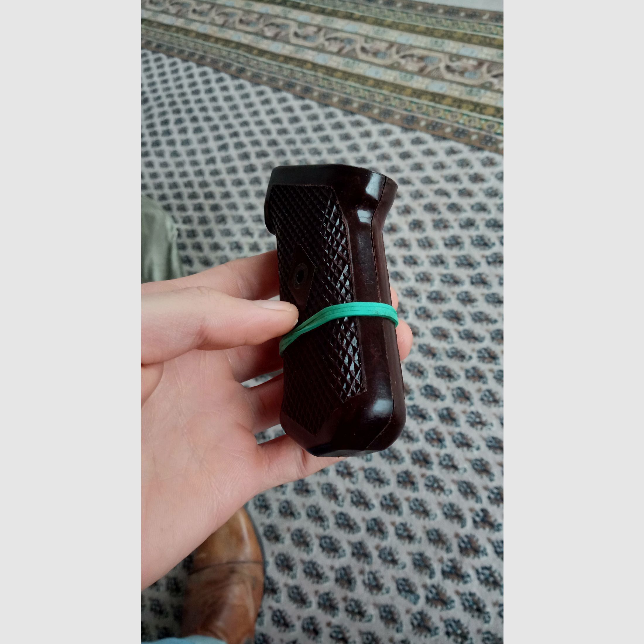 Original AK47 Typ 1 Griff aus Bakelit / zusammengehörige Griffschalen