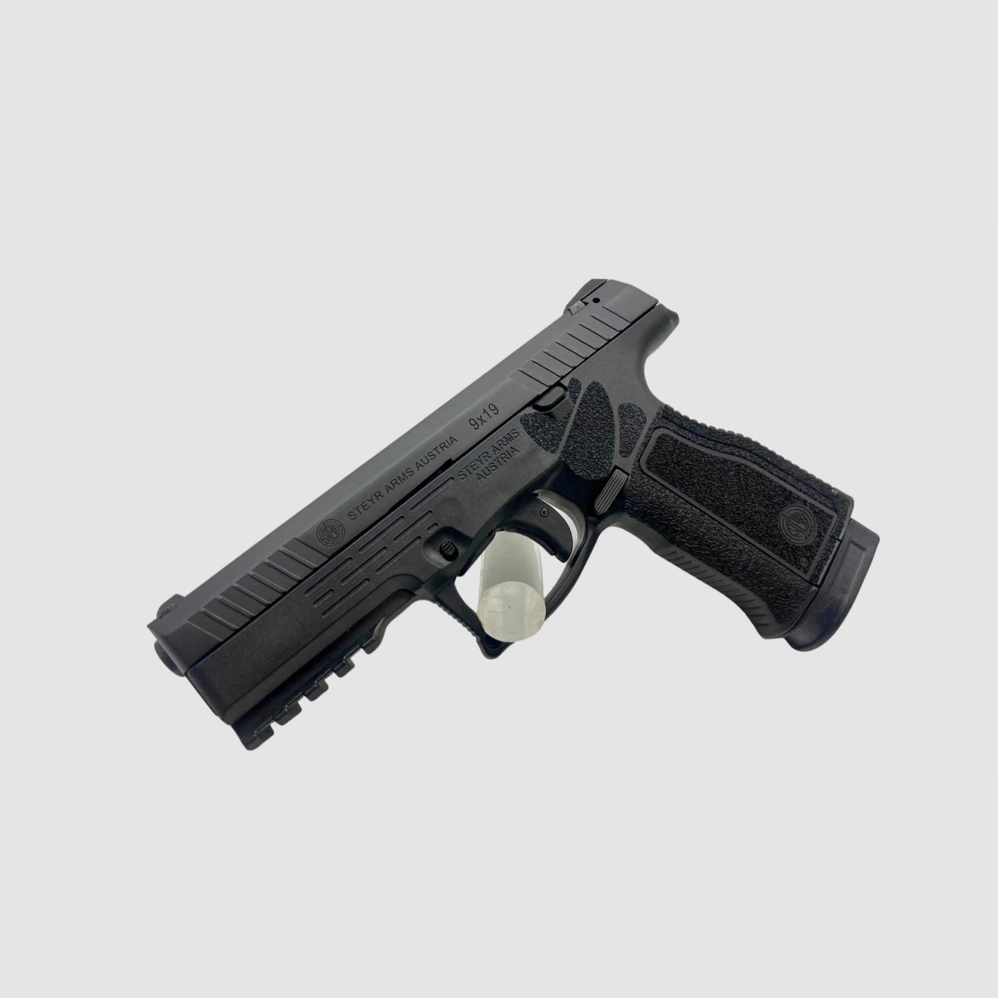 Pistolet STEYR L9-A2 MF, zdjęcie 1 z 6