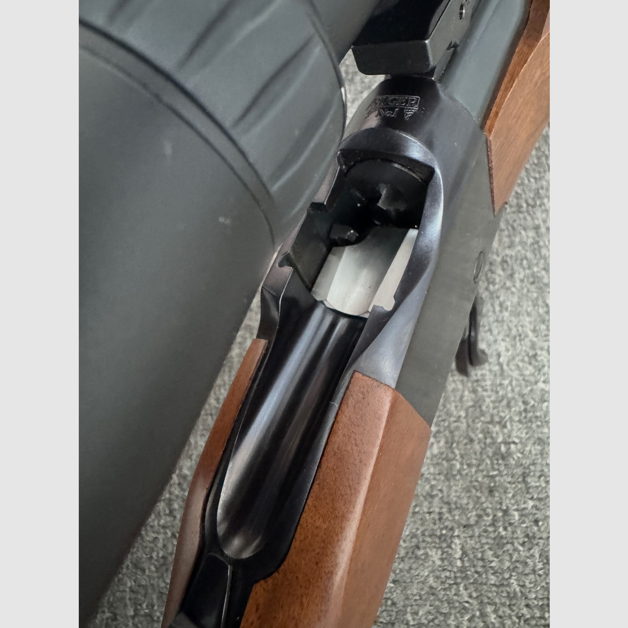 Ruger Blockbüchse No.1 jednostrzałowa karabinek .223 z 4-12x42AO