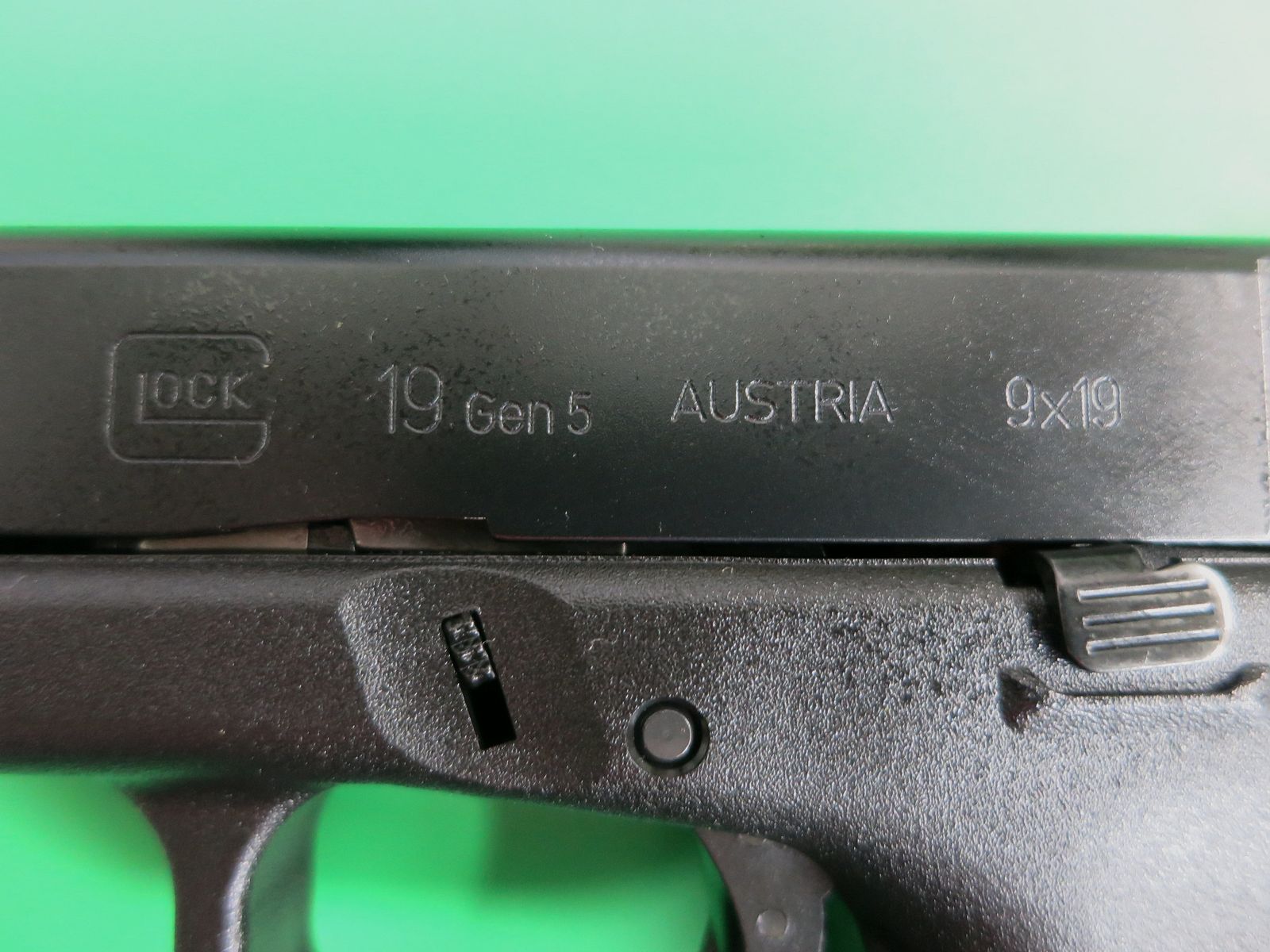 GLOCK 19 GEN5 - Pistola deportiva de autoload, calibre 9 mm Luger       #11