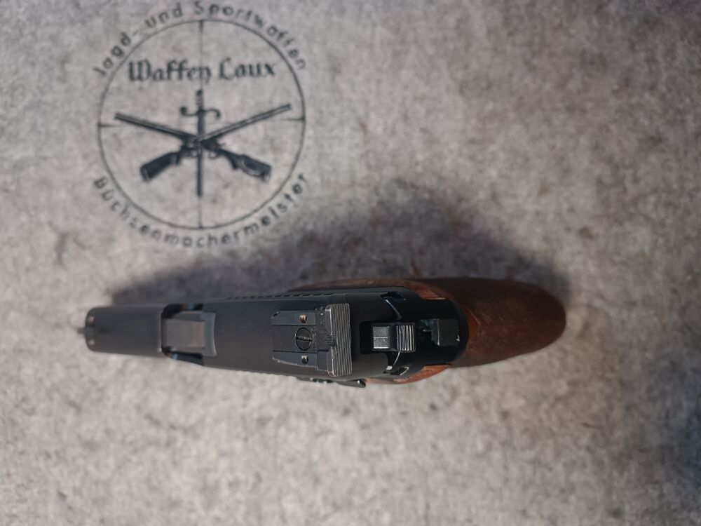 Sig Sauer P228 mit LPA Visierung und Nill Holzgriffschalen