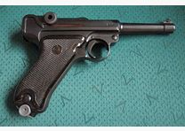 Pistola 08 de la policía popular Vopo con sello 08
