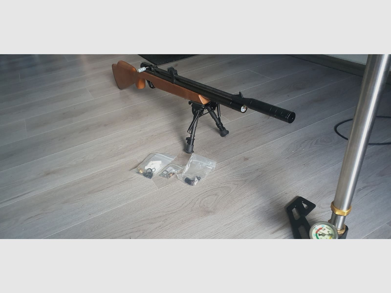 Diana Stormrider 4.5mm with hand pump and built-in bipod