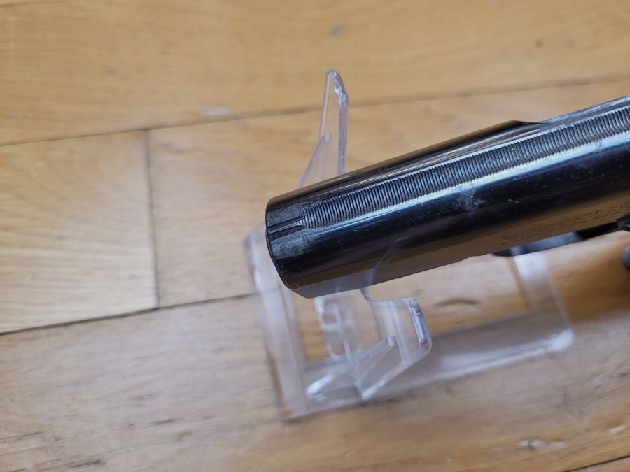 Très rare pistolet semi-automatique Verney Carron Vercar 2202 – cal 7,65 mm – canon et mécanique top – très beau bronzage des fusils de chasse de la marque – Arme à triple sécurité et indicateur de chargement – belles plaquettes au Dragon – Très rare et TBE+, image 11 sur 15