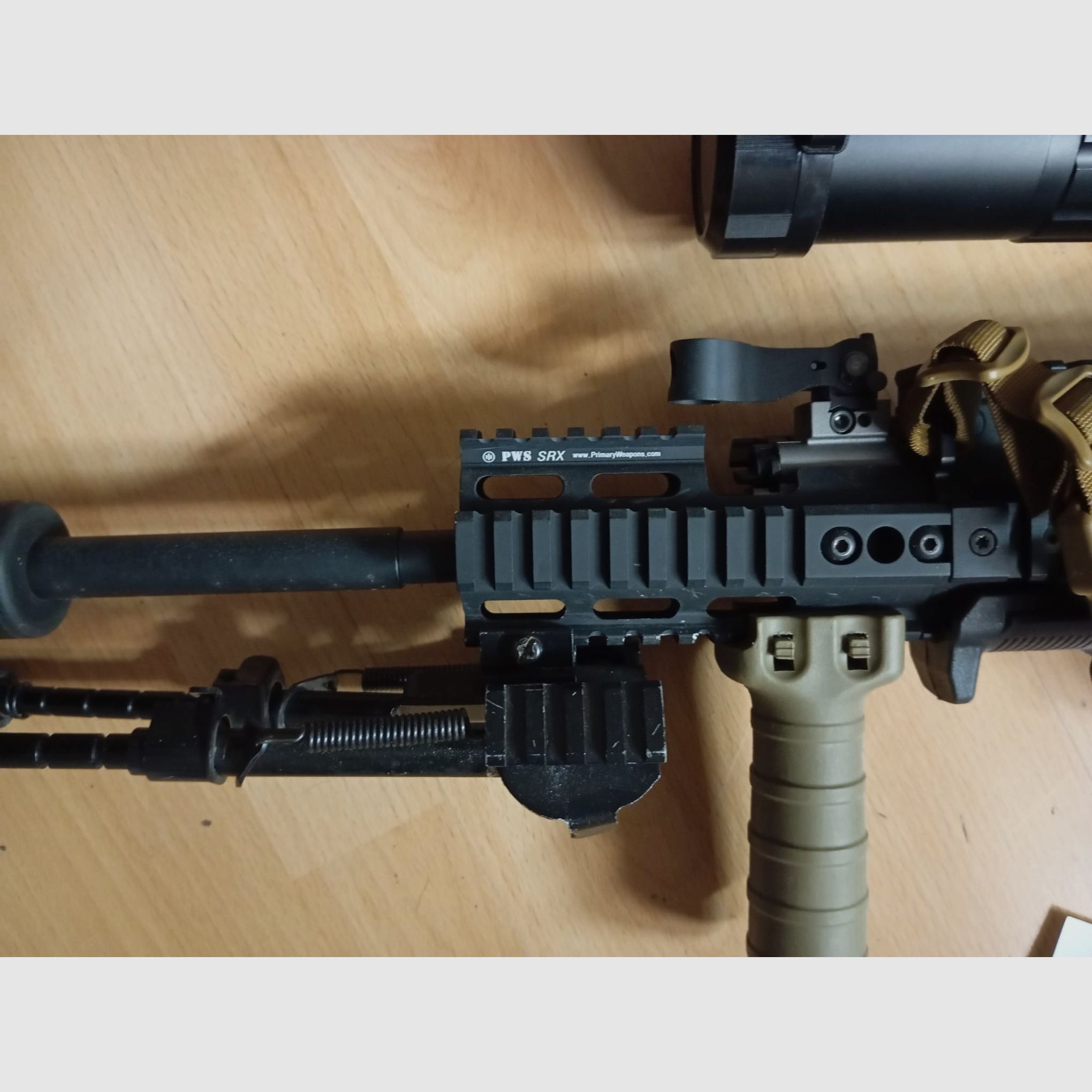 Airsoft Scar MK17 GBB jako DMR