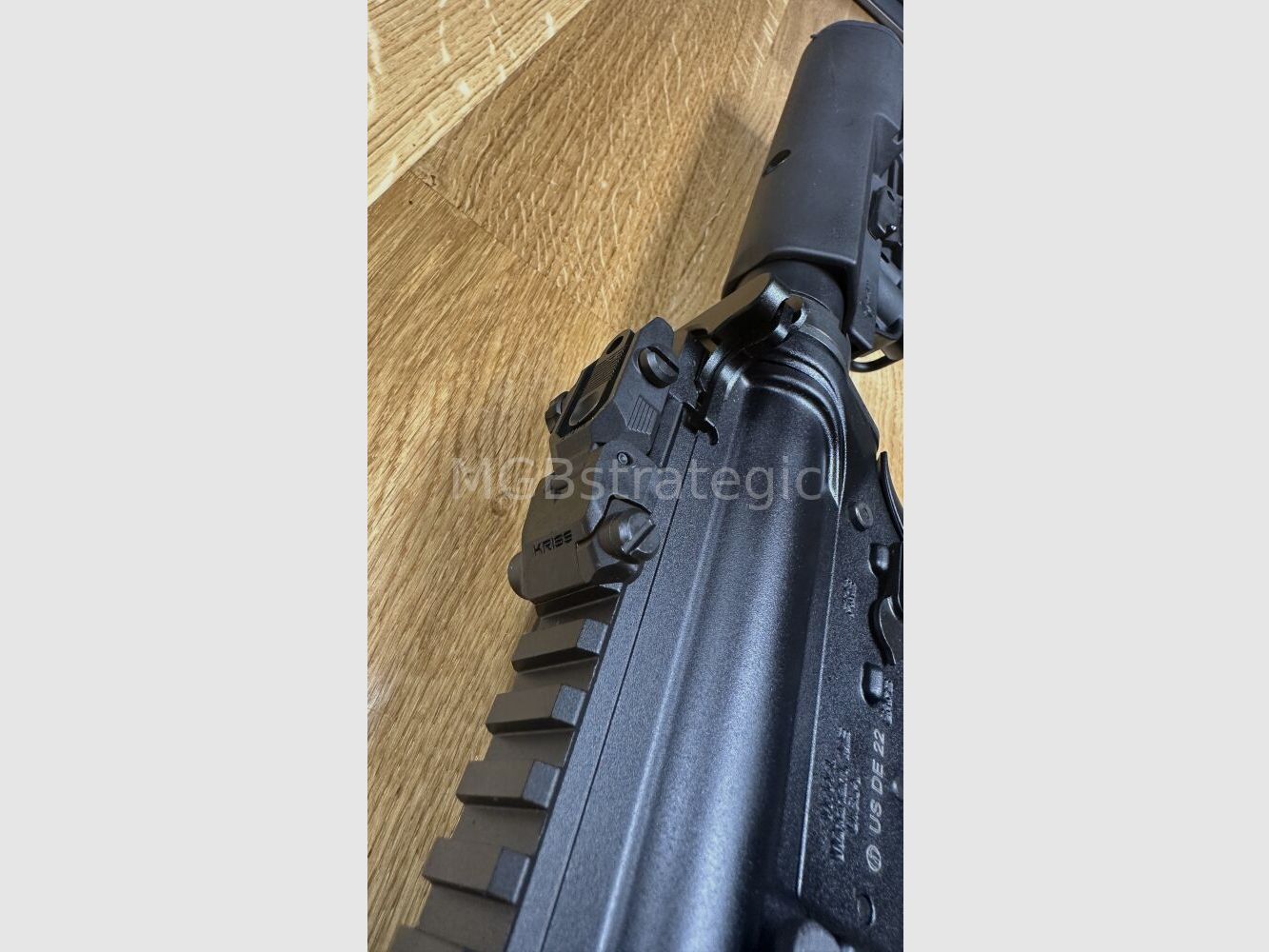 Windham Weaponry R16 Superlight - 2,64 kg - halbautom. Büchse .223Rem Gewicht ungeladen nur ca. 2,64 kg - SKU: R16SLSFSM - 16″ Superlight with Melonite QPQ Finish and A2 Flash Suppressor - 13" Windham M-Lok Handschutz System AR-15 AR15