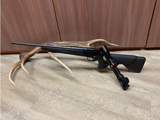 Blaser R8 Ultimate, con Leica Magnus 1,5-10x42 i, con guida