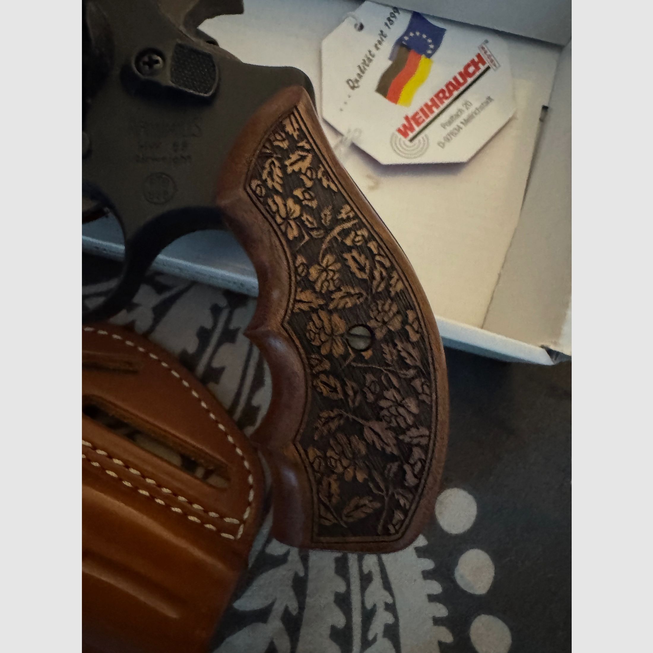 Arminius HW 88 Super Airwaight Like New + Holster Accessories