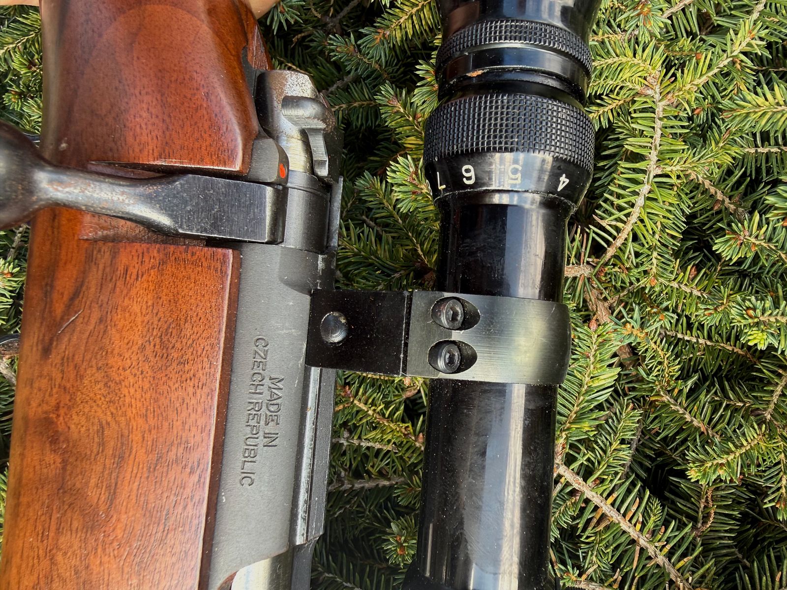 Carabine à répétition de petit calibre 22.lr Brünner avec optique 3-9x32