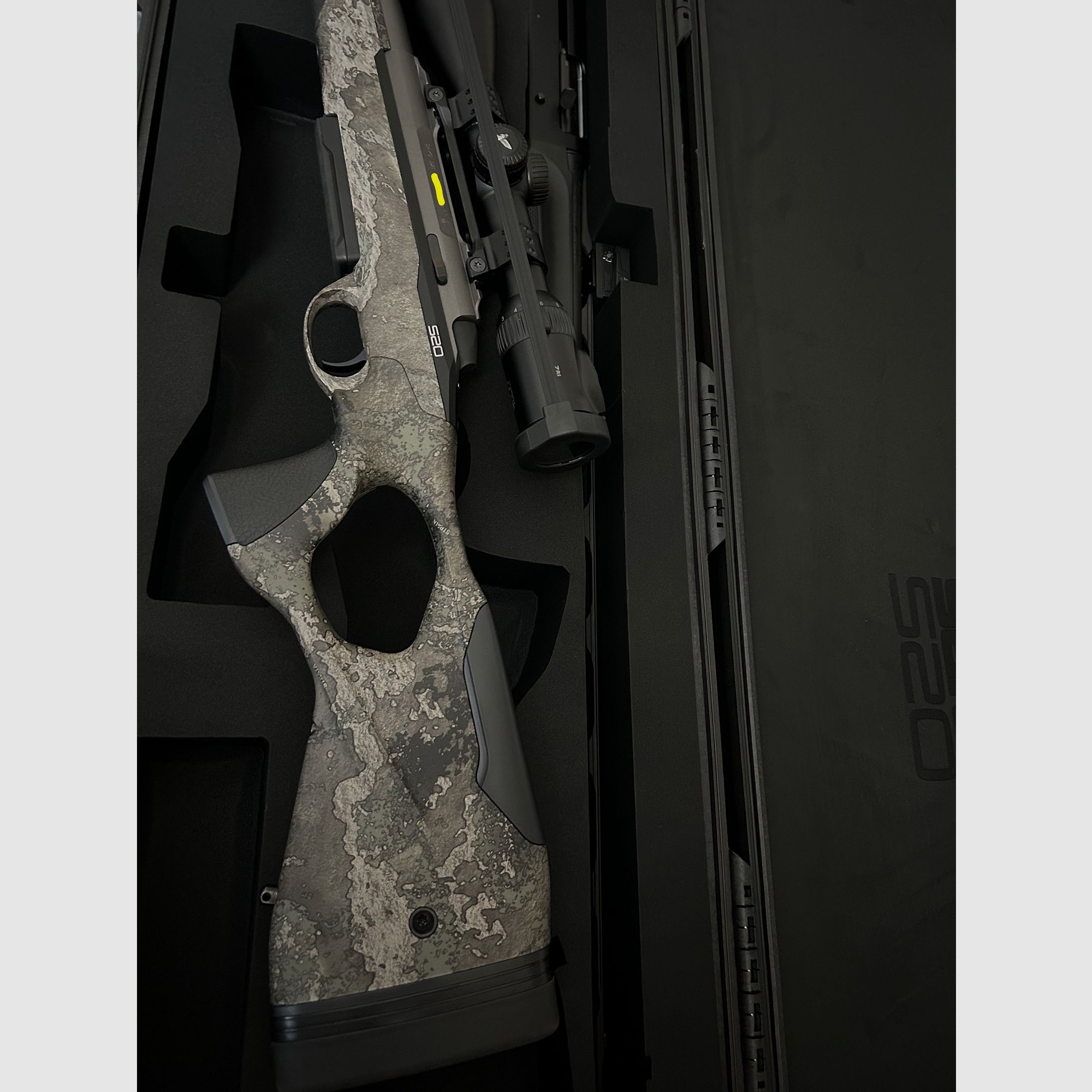 Kombi-aanbieding-knaller! Sako S20 + Swarovski Z8i | Hunter 6,5 Creedmoor Cerakote True Timber Strata LL 51cm Camo incl. Zfr. Swaro Z8i 2-16x50 P L, 4A-I *NIEUW*