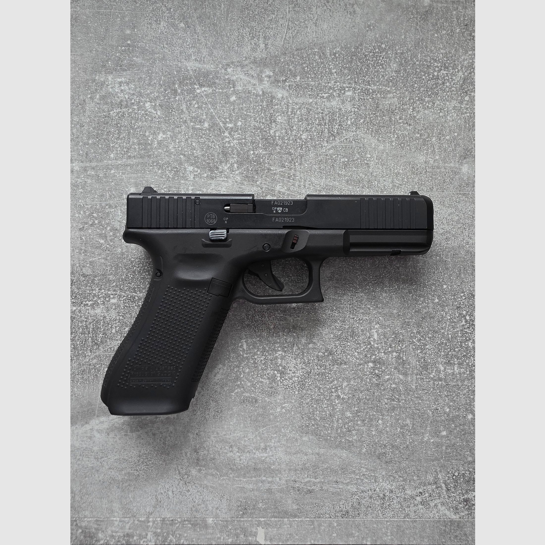 Glock 17 Gen.5 Schreckschuss (9mm P.A.K.), Bild 3 von 4