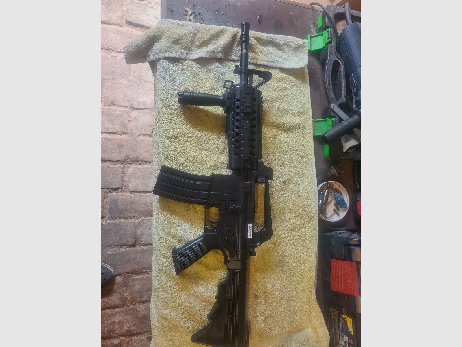 Softair Waffe 6mm BB Nachbau M4 R.I.S. 