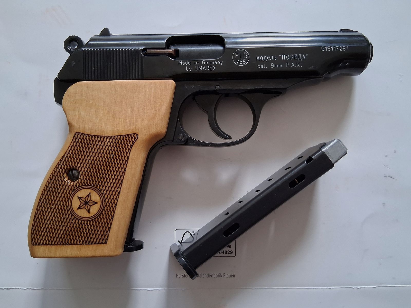 Reck Umarex Mod. Pobeda (Makarov) Cal. 9 mm P.A.K., wooden grips, spare magazine, (like new)
