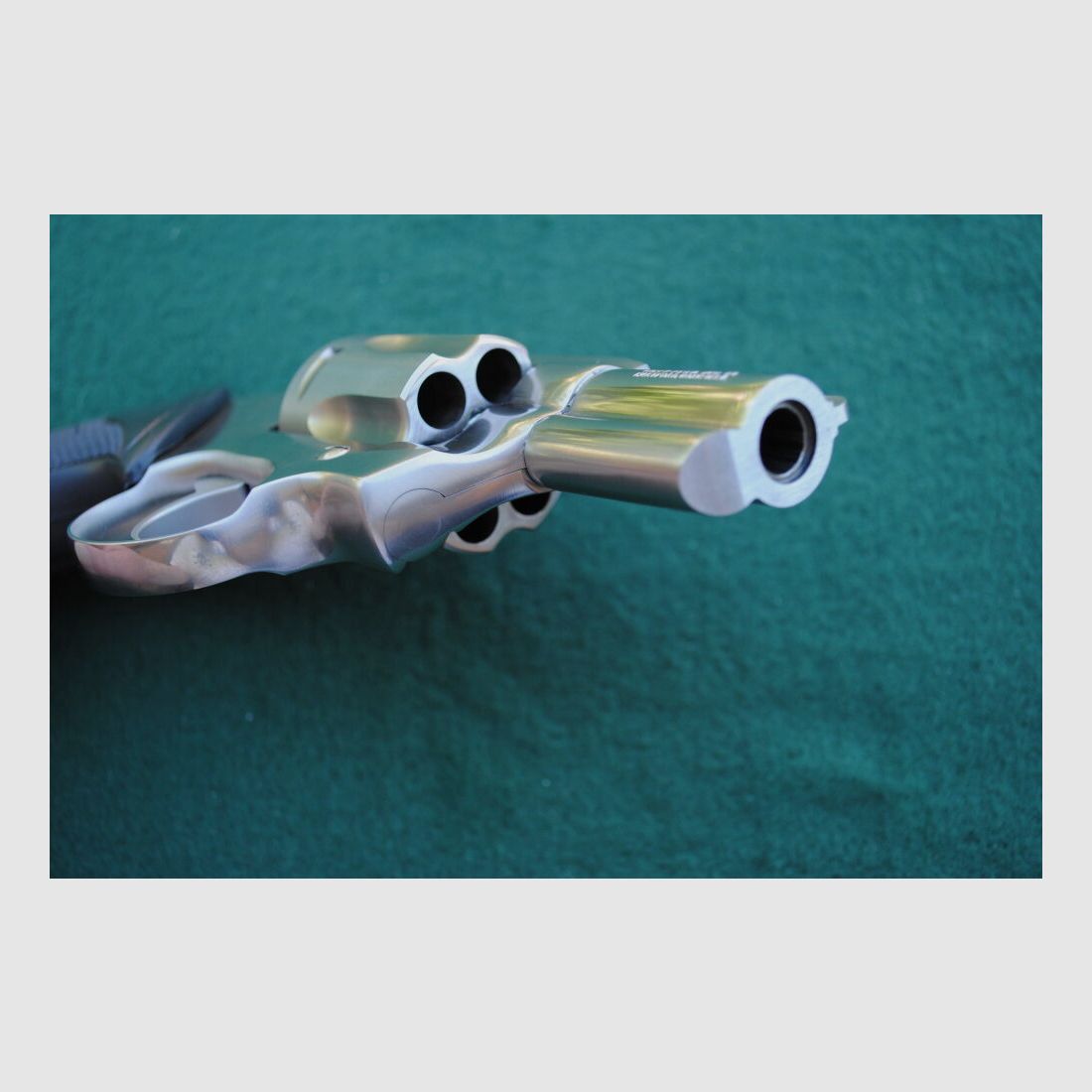 Colt Detective II, 2"LL, Acier inoxydable poli brillant, poignée en caoutchouc Colt