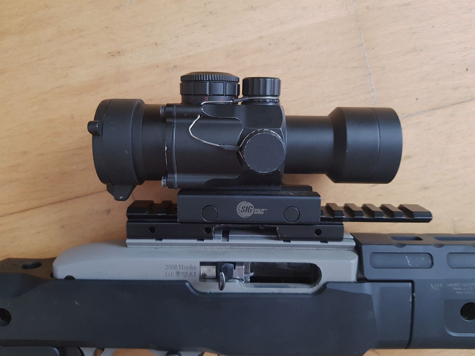 Ruger 10/22 Target, inoxidable "táctico" con empuñadura de pistola y culata retráctil (Magpul)