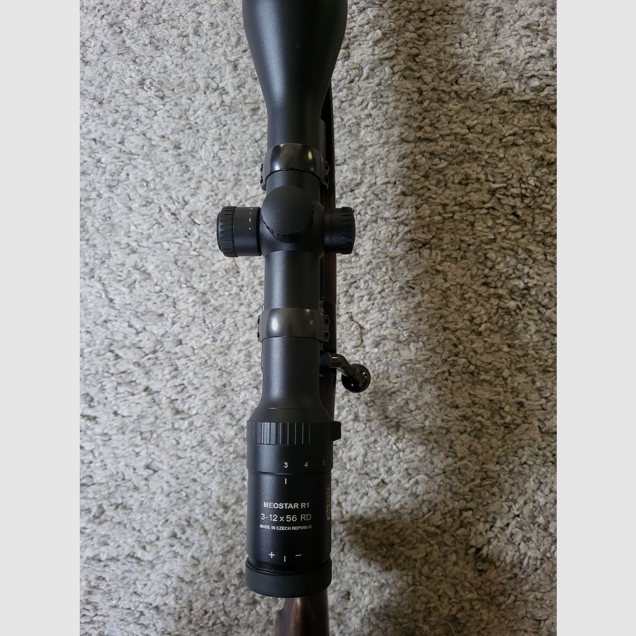 98er Repetierbüchse von Frankonia mit dem Meopta Zielfernrohr Meostar R1 3-12 x 56 RD mit Leuchtpunkt.