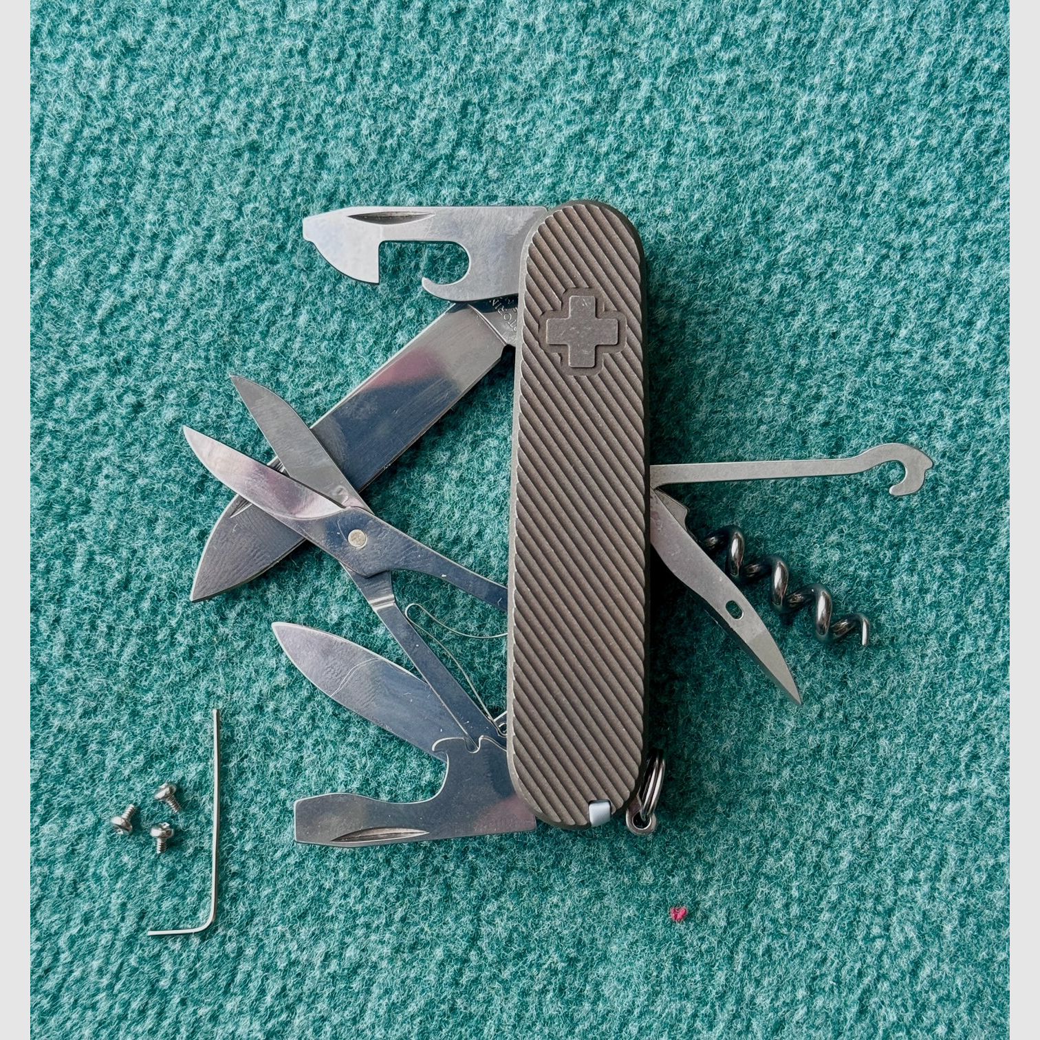 Victorinox Climber mit Titan-Griffschalen in rosty